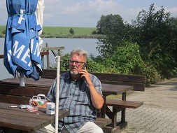 Hannes Witzmann am Telefon