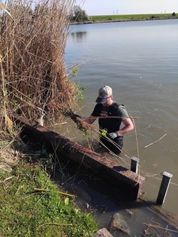 Arbeiter im Wasser