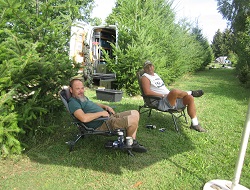 Zwei Fischer im Sessel