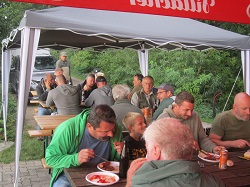 Ziegler Franz beim Essen