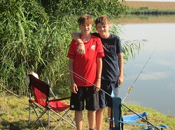 2 gute Freunde fischen