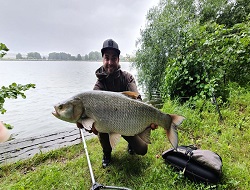 Florian Maier mit Rapfen.
