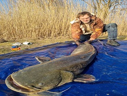 Martin Fidler mit großem Wels